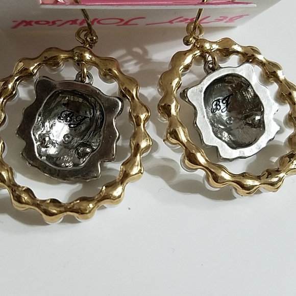 Betsey Johnson Earrings - Picture 3 of 4
